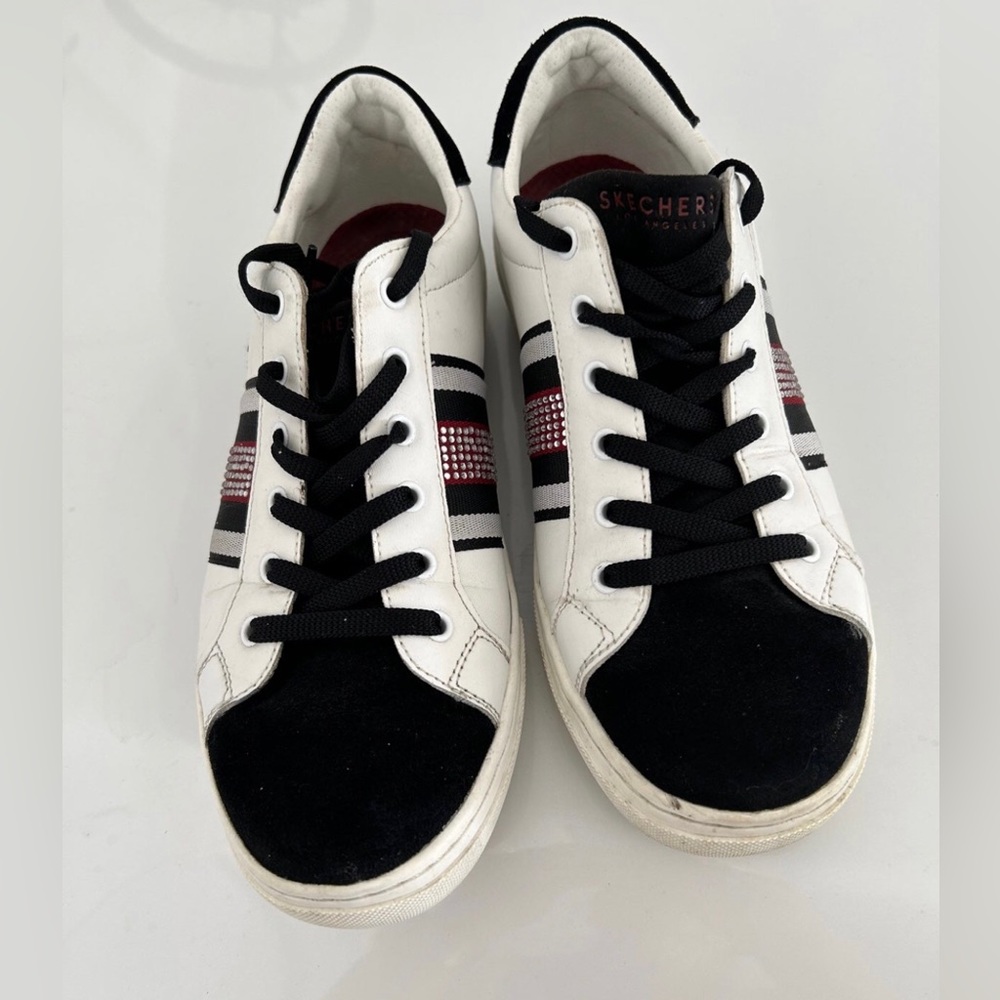Skechers | White & Black Baton Lashes Goldie Sneaker - Women SZ. 9